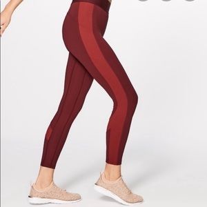 Lululemon “Box it out” two tone red tights size 6
